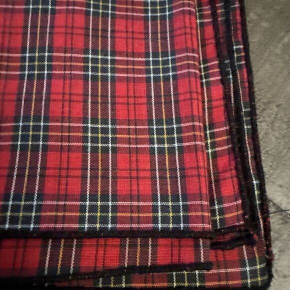 Set of 6 Plaid Cloth Napkins Red Green Black Holiday Christmas Dinner - Picture 2 of 4